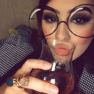 Meet your Posher, Carmen